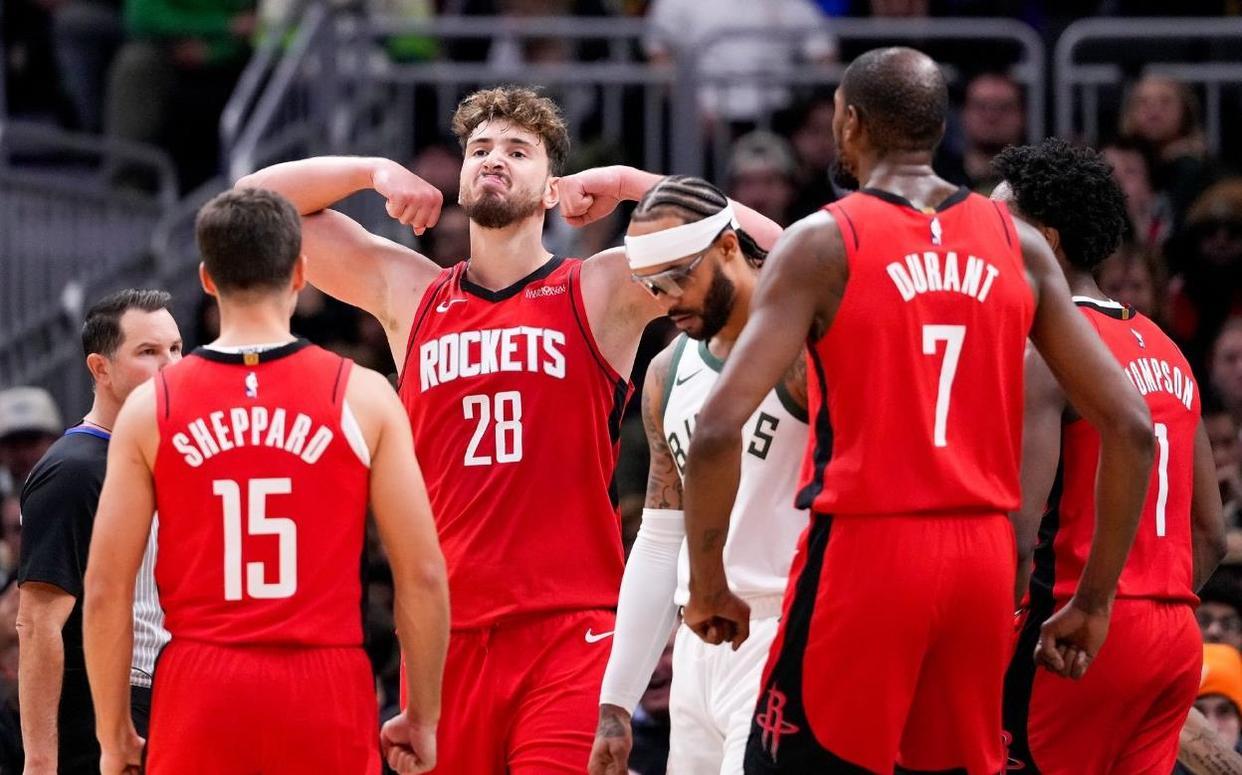 火箭捡宝？5场25记三分，拿新秀合同！21岁后卫变范乔丹最佳替补