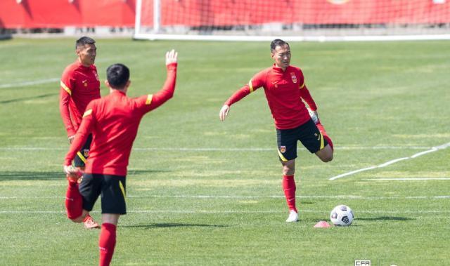 欧冠比赛投注-日韩对抗赛一触即发 为避新冠韩国队吃饭排排坐